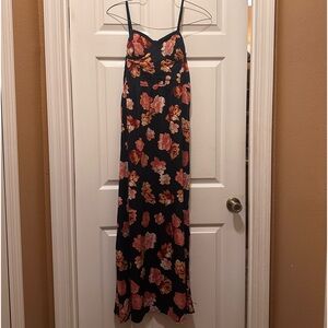 Gentle worn Multi colored flowery Summer dress. Size Large.